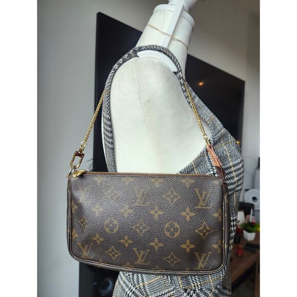 SOLD Louis Vuitton LV Monogram Pochette Accessoires Vintage Y2K Shoulder Bag - Picture 4 of 14